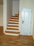 schody obložené 3-lamelovou plovoucí podlahou